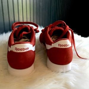 Reebok classic sneakers! New!